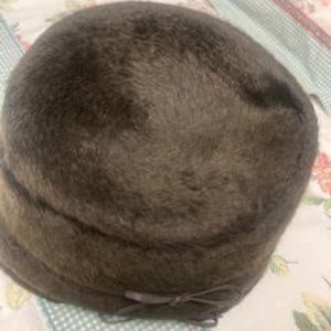 Woman's hat. New Cool Brown Felt.